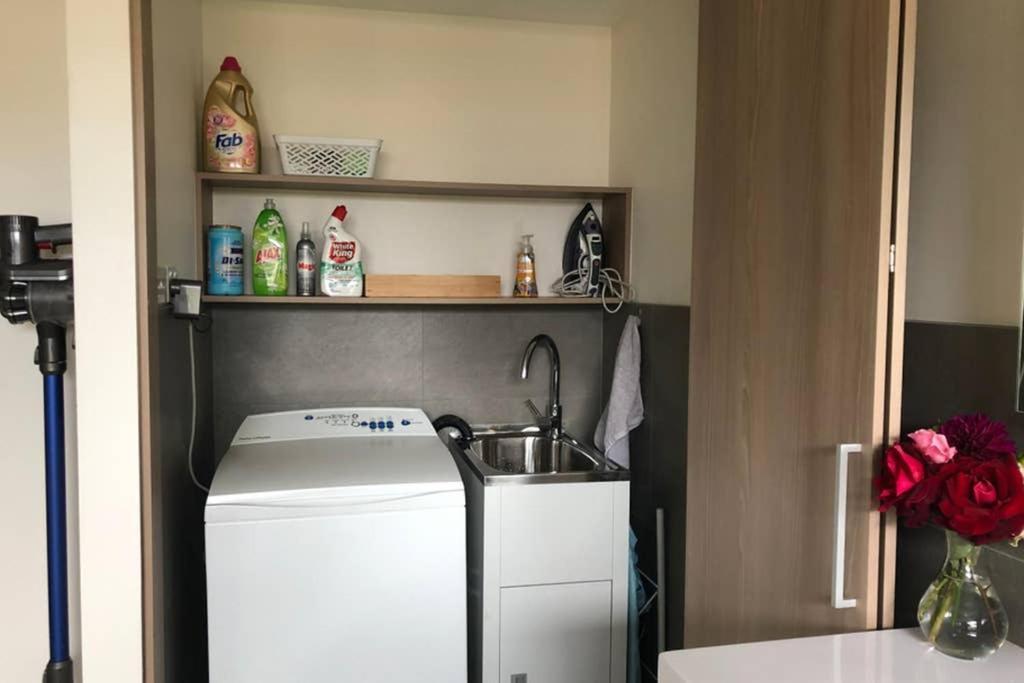 Korumburra The Snug Premium 1Br Self Contained Apartment Free Netflix מראה חיצוני תמונה
